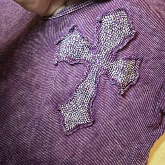 Vocal Purple Acid Wash Iridescent Rhinestone Ed Hardy Style Cross Top Medium Y2K - Picture 3 of 9